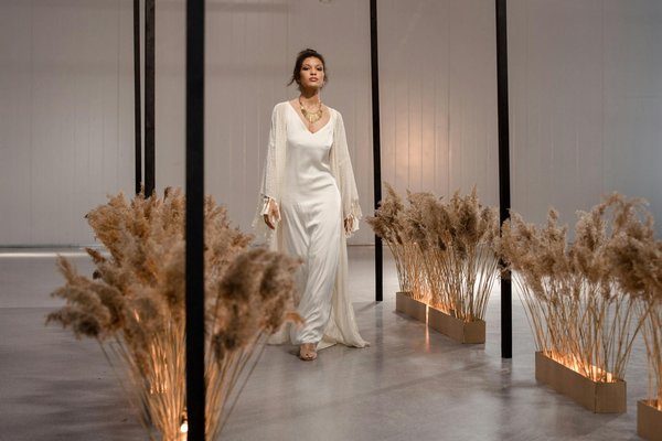 Techniques Indispensables pour Réaliser des Nail Arts Géométriques Tendance et Chic !